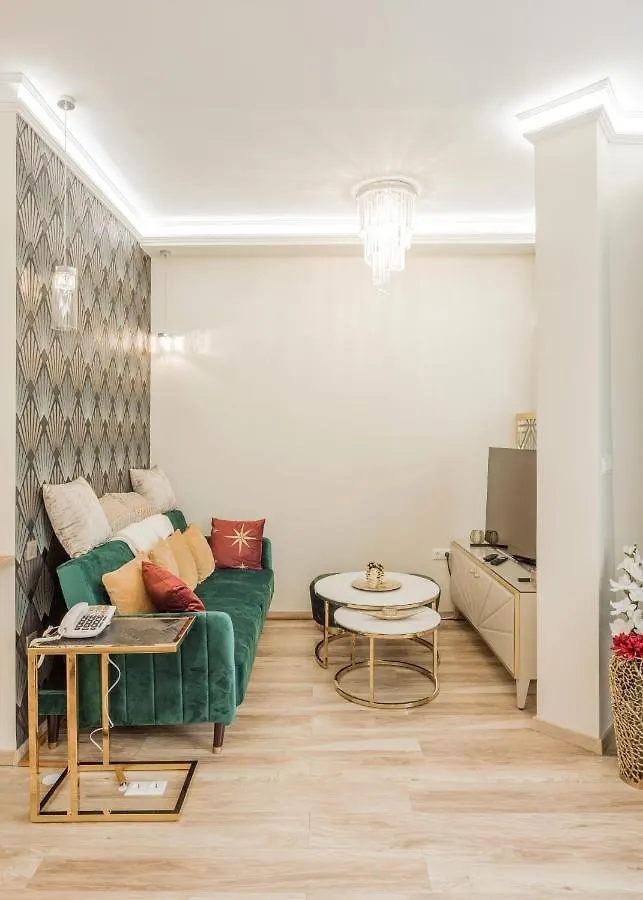 Shining Feather Studio Budapest 0*,  Hungary