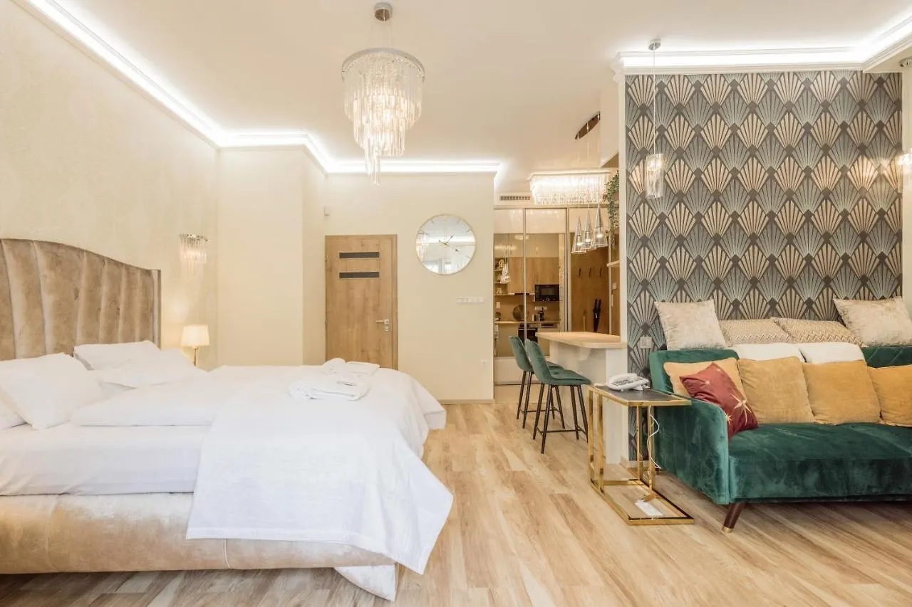 Shining Feather Studio Budapest