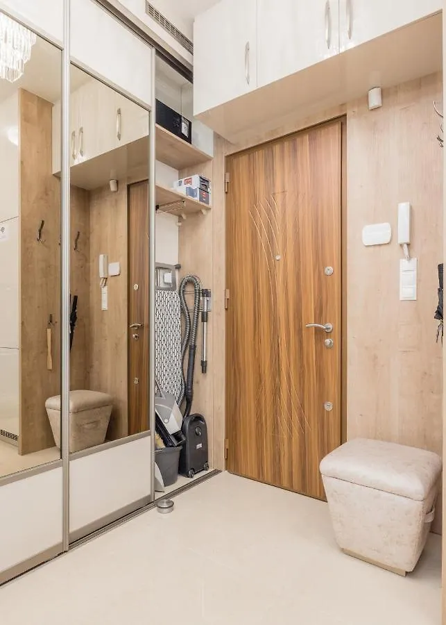 Shining Feather Studio Budapest Apartment